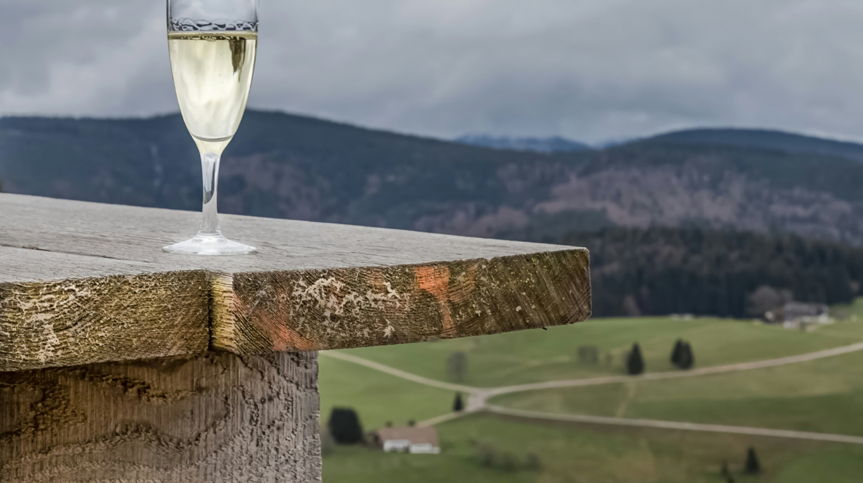 découvrez une sélection de vins blancs de qualité pour accompagner vos repas et vos moments de détente. trouvez le vin blanc parfait pour chaque occasion.