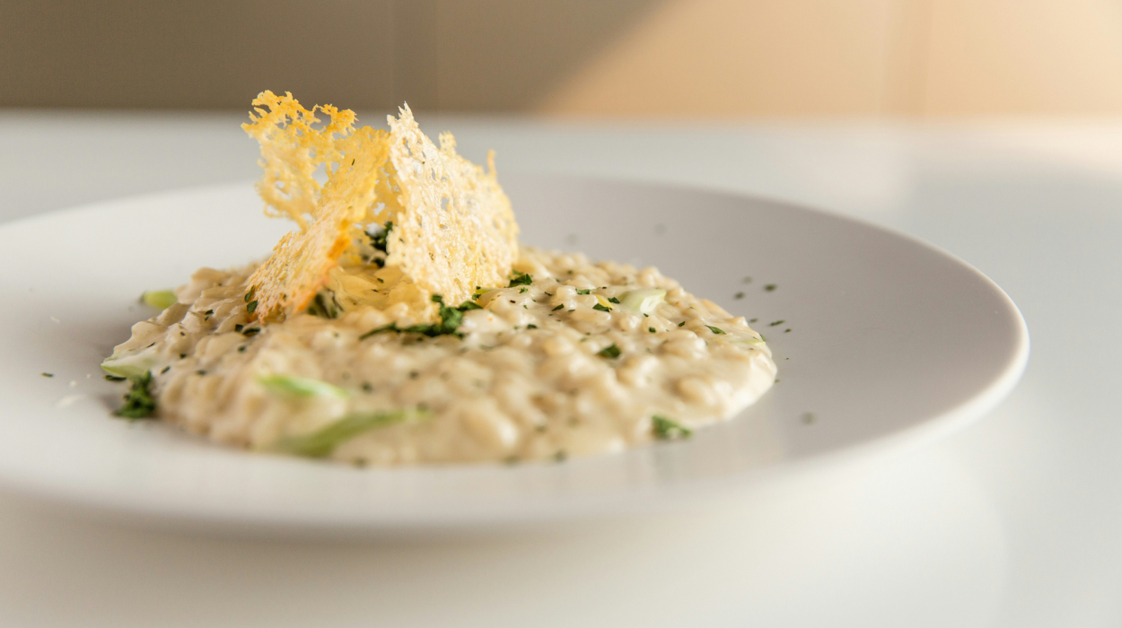 découvrez comment réaliser un délicieux risotto maison grâce à nos conseils et recettes faciles. profitez de notre guide étape par étape pour réussir à coup sûr votre risotto parfait.