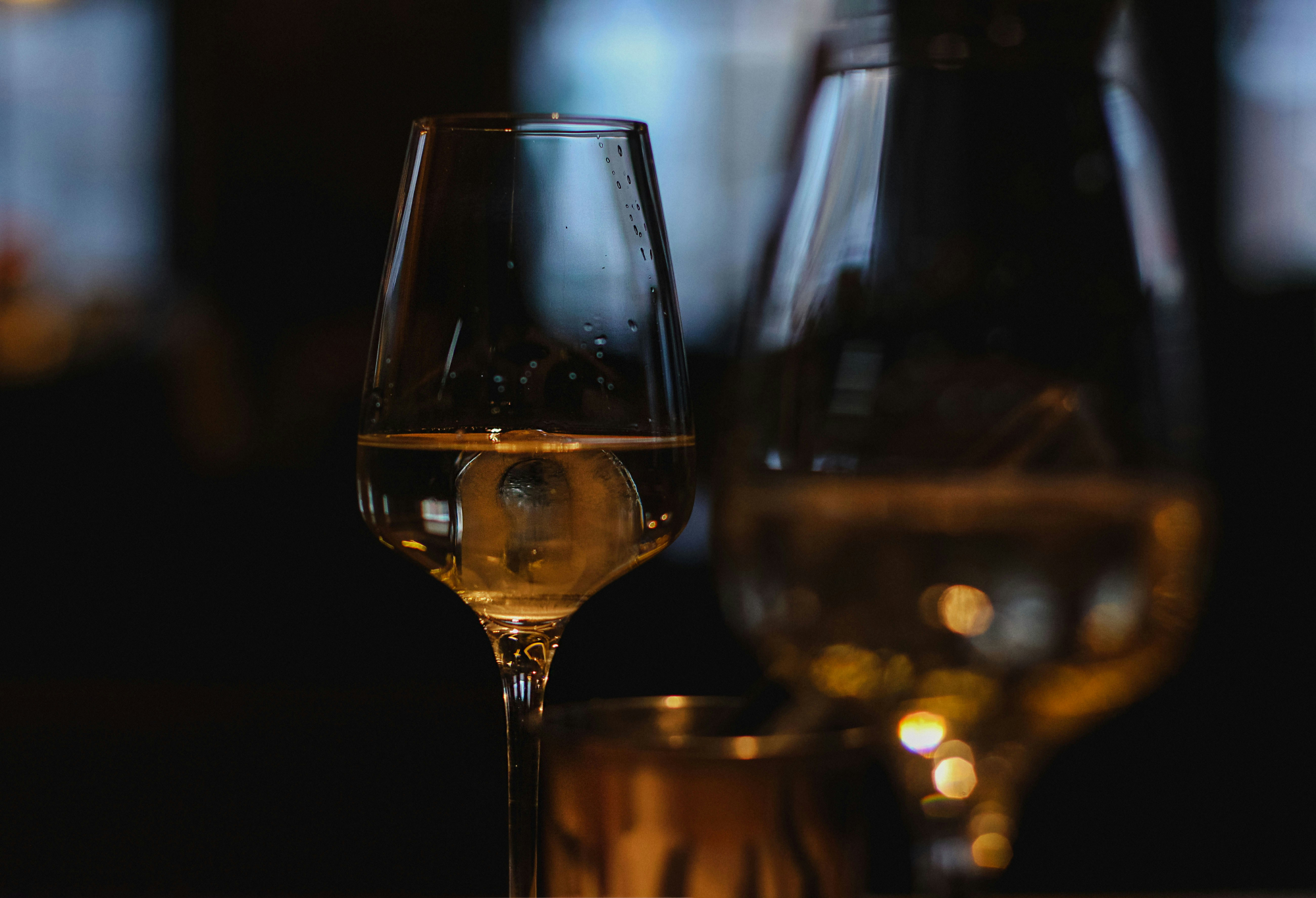 découvrez une sélection de vins blancs aux arômes subtils et délicats. savourez des notes fraîches et fruitées avec nos vins blancs de qualité supérieure.