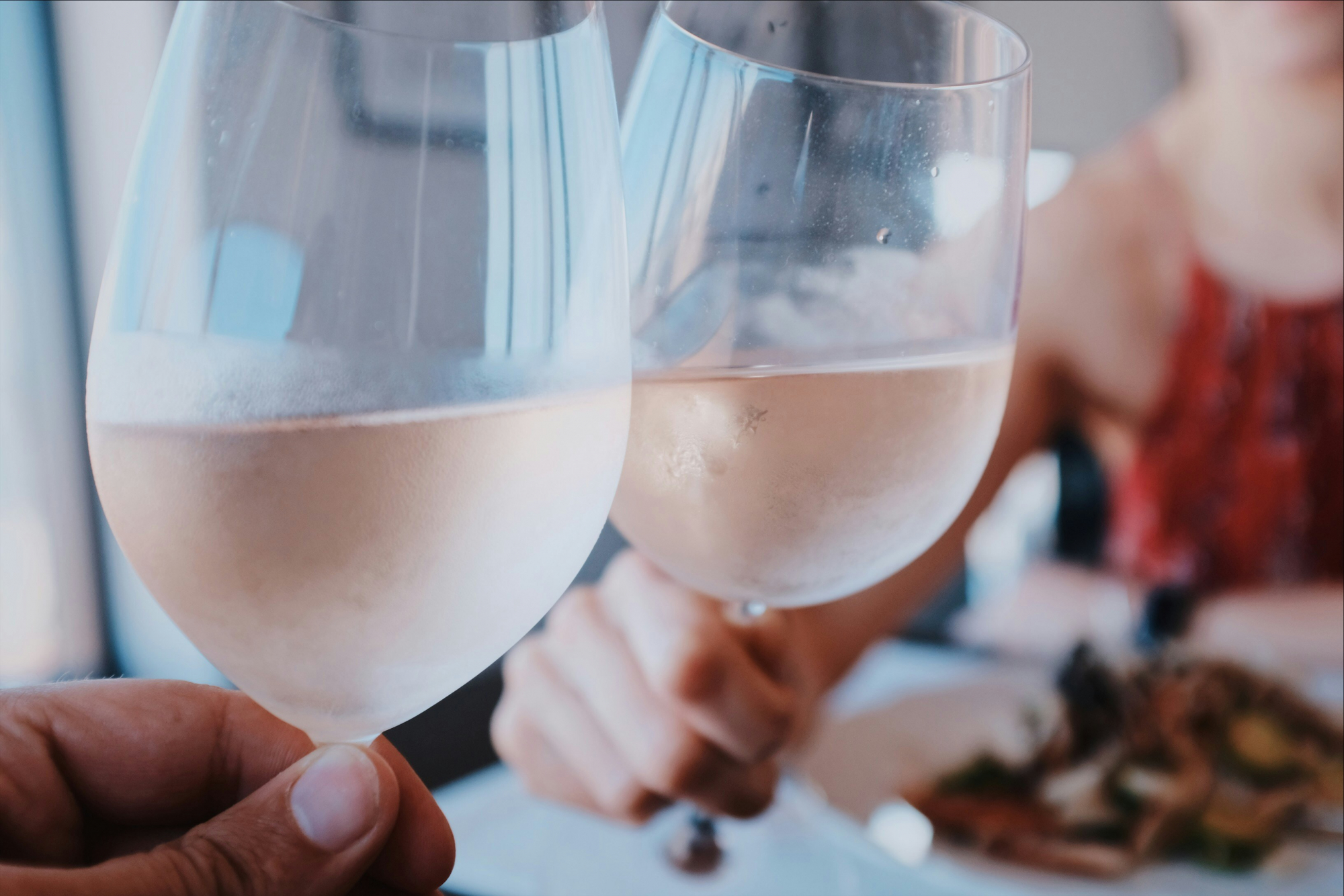 découvrez une sélection rafraîchissante de vins rosés pour savourer l'art de vivre à la française.