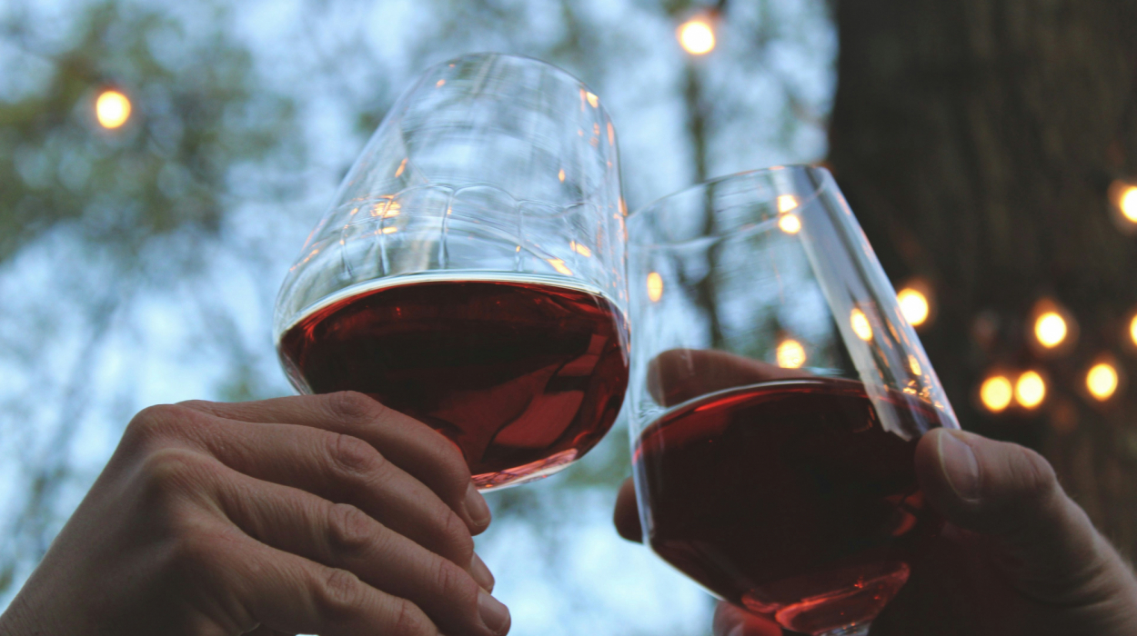découvrez une sélection de vins rouges de qualité supérieure pour accompagner vos repas et savourer des moments exquis.