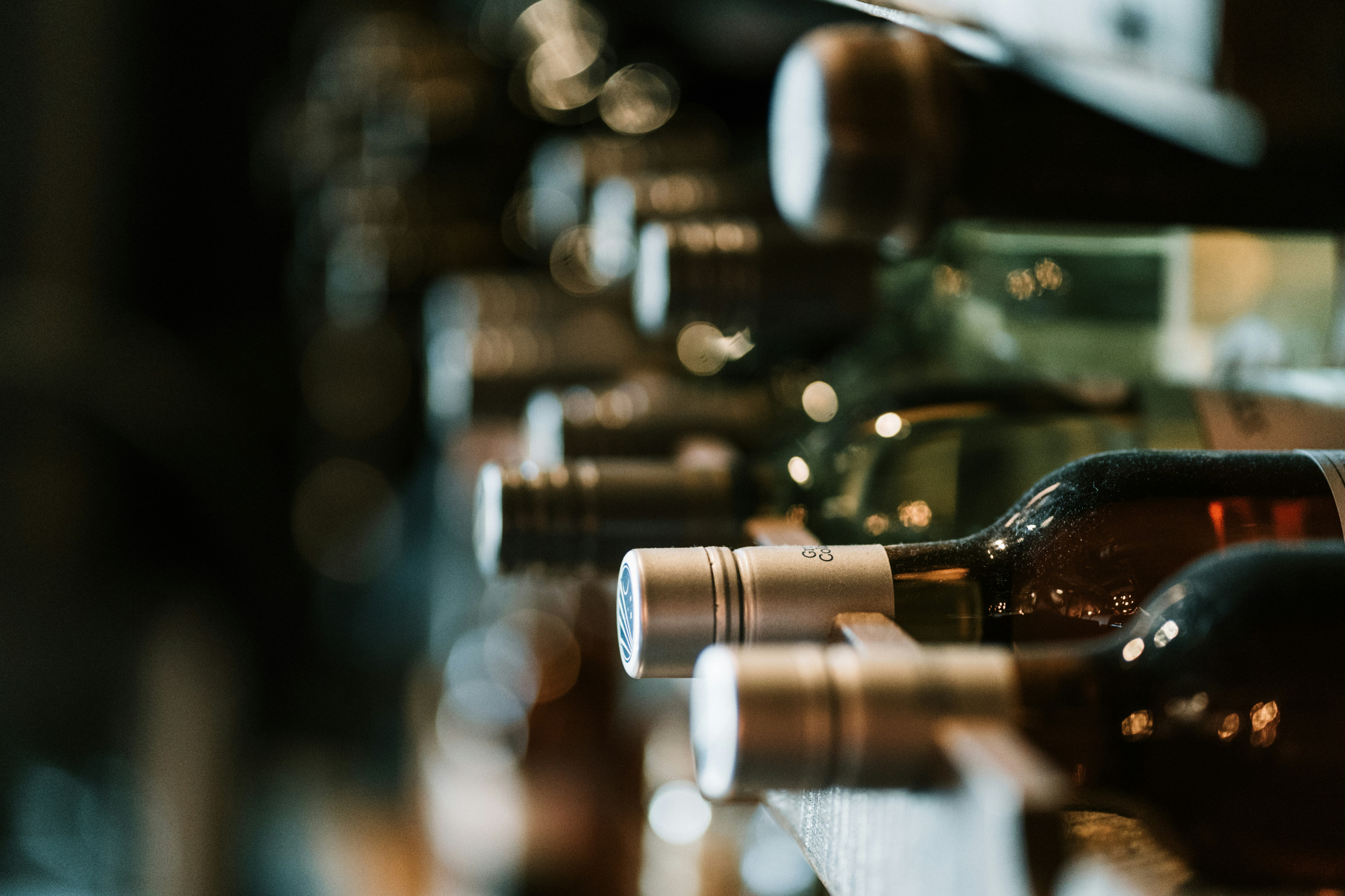 découvrez une sélection de vins rouges de qualité provenant des meilleurs vignobles, offrant des arômes riches et une expérience gustative inoubliable.