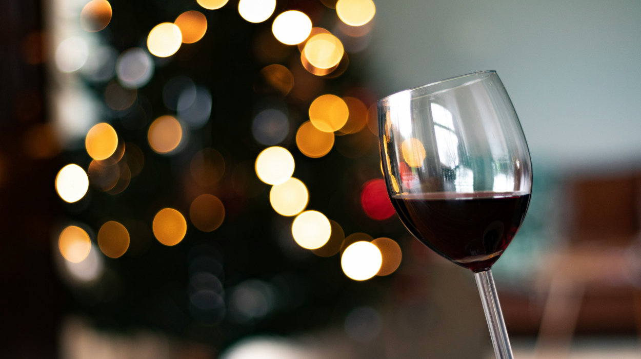 découvrez une sélection de vins rouges de qualité supérieure pour accompagner vos repas et célébrations. profitez de notre gamme de vins rouges pour éveiller vos sens et ravir vos papilles.