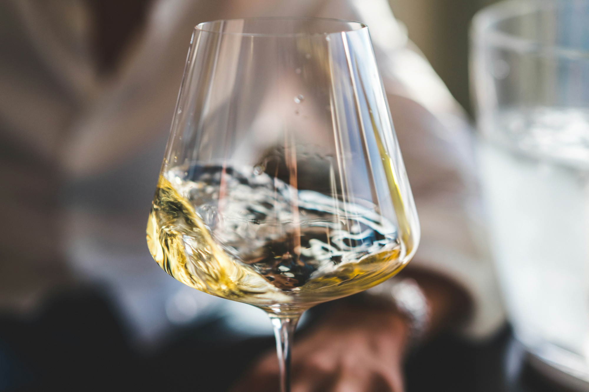 découvrez une sélection de vins blancs de qualité, parfaits pour accompagner vos repas et vos soirées. profitez de notre choix de white wine pour faire de chaque occasion un moment mémorable.